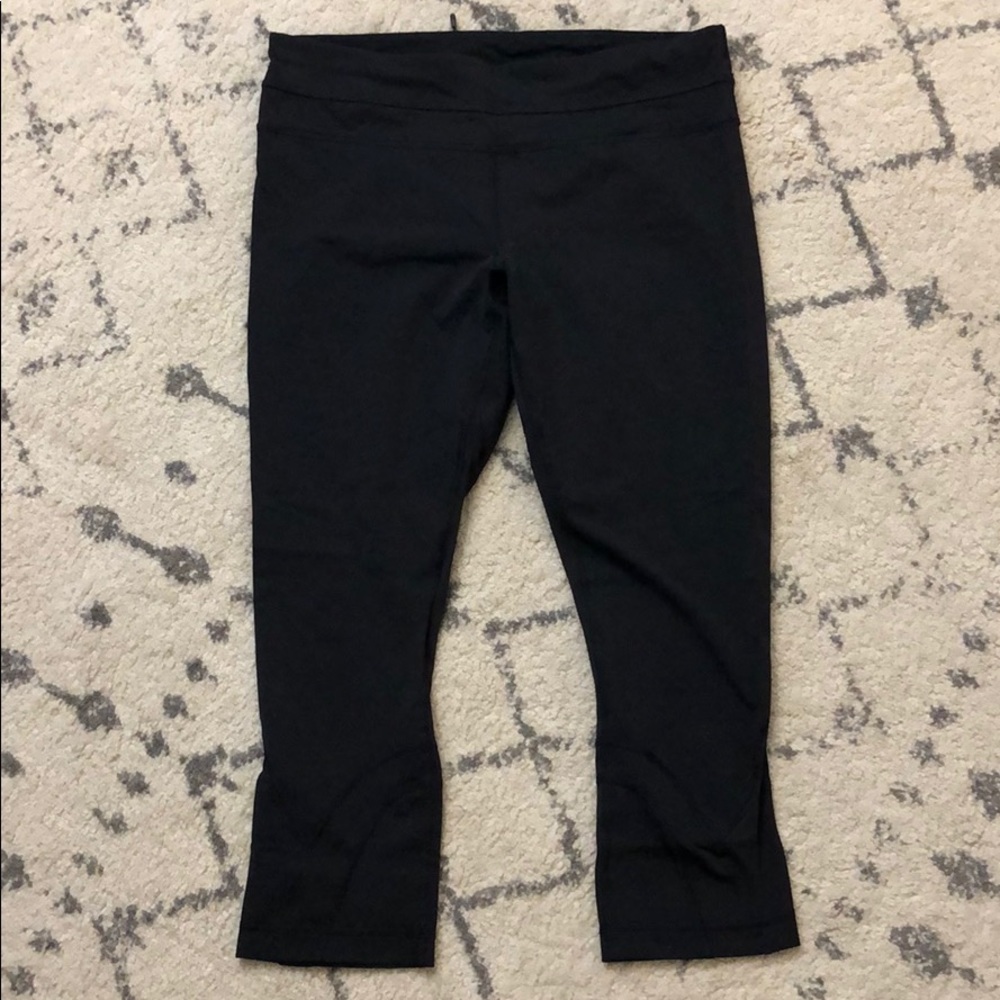 Lululemon Run Inspire Crop II in Size 8 in Black
